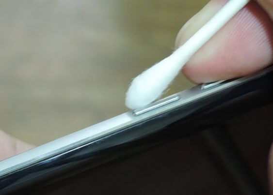 Limpar botão lateral do iPhone
