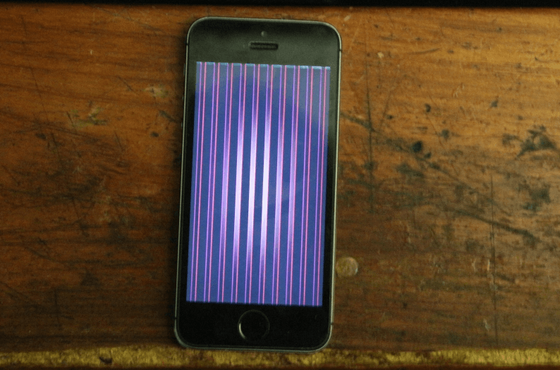 Tela do iPhone com listras coloridas verticais