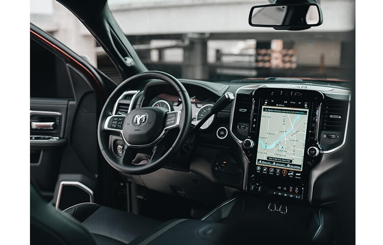 Apple CarPlay, MirrorLink, Android Auto : quelles solutions pour connecter  son smartphone à sa voiture ? - Blog Reezocar