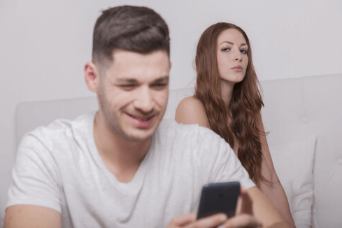 catch your boyfriend sexting