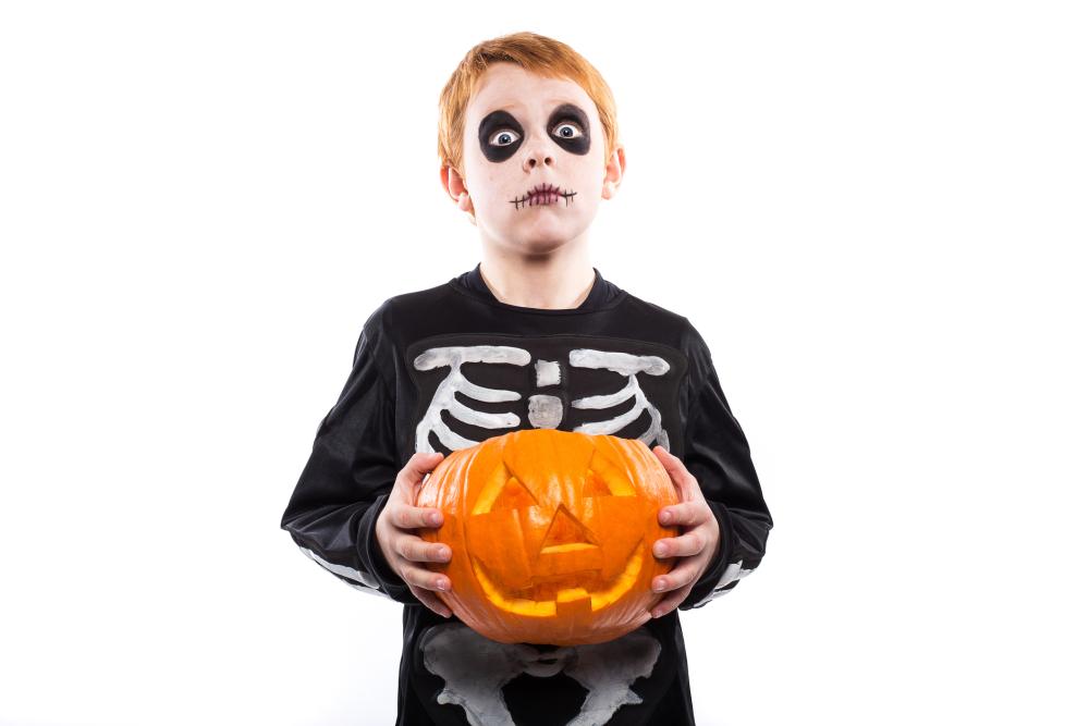 easy halloween skeleton makeup idea