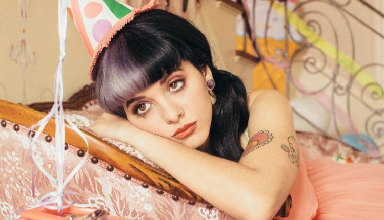 Melanie Martinez - Dollhouse (spanish version)