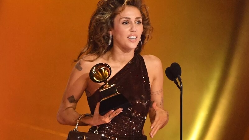 miley cyrus won 2024 grammy