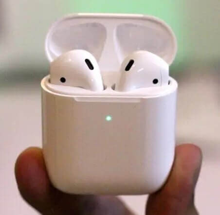 Charger les AirPods