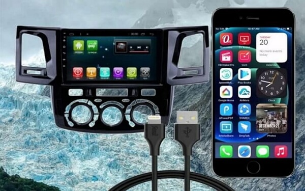 dubliquer l'écran du téléphone sur voiture avec un câble USB