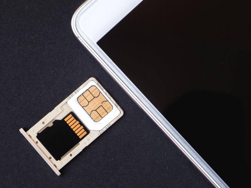 Retirar e insertar la tarjeta SIM para WiFi lento iPhone