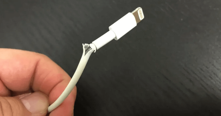 skadad usb-kabel